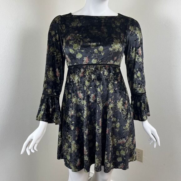 Banned Retro Womens Size 14 Fair & Foward Floral Velvet Mini Dress Bell Sleeve - Picture 10 of 14